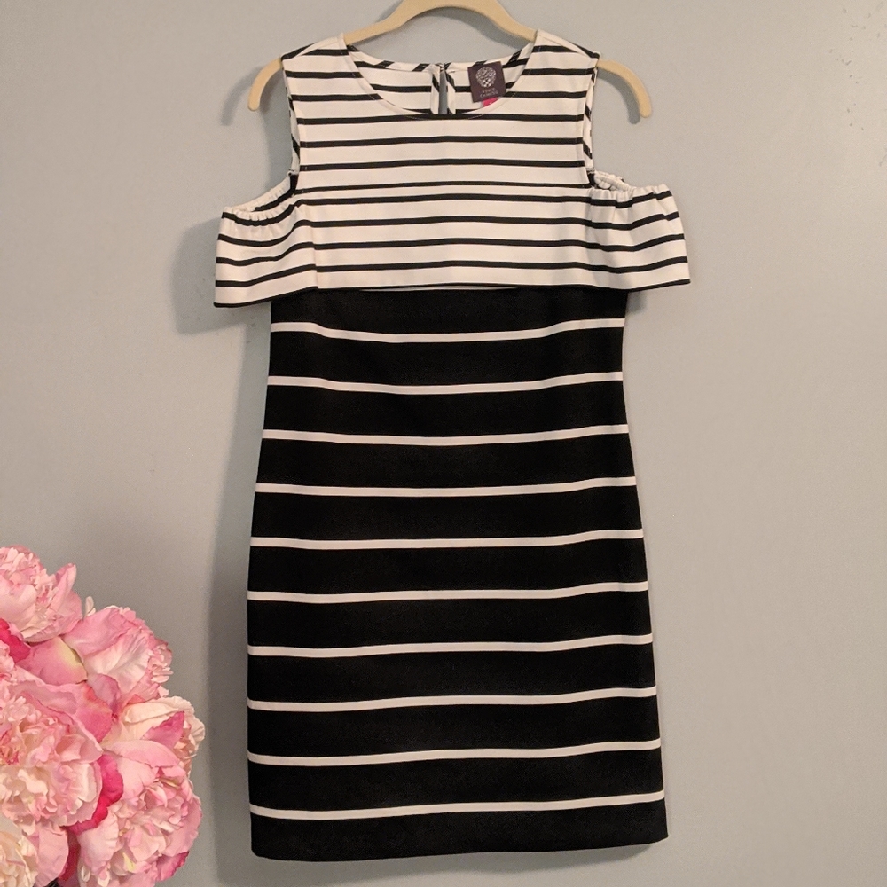 Vince Camuto l Navy Stripe Cold Shoulder D…